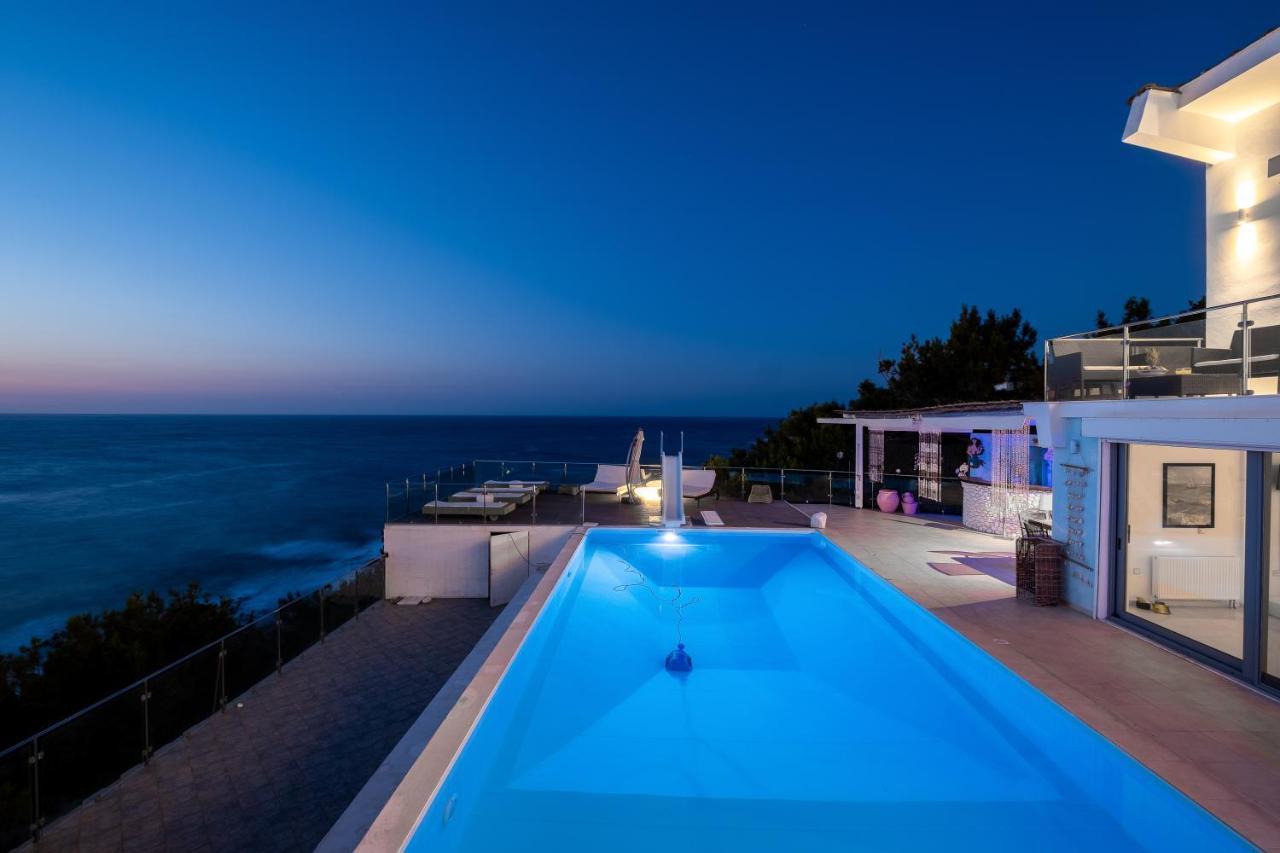 Icarus Luxury Beachfront Villa Gialiskari  외부 사진