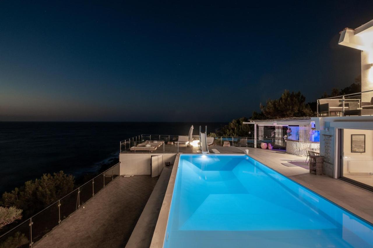 Icarus Luxury Beachfront Villa Gialiskari  외부 사진