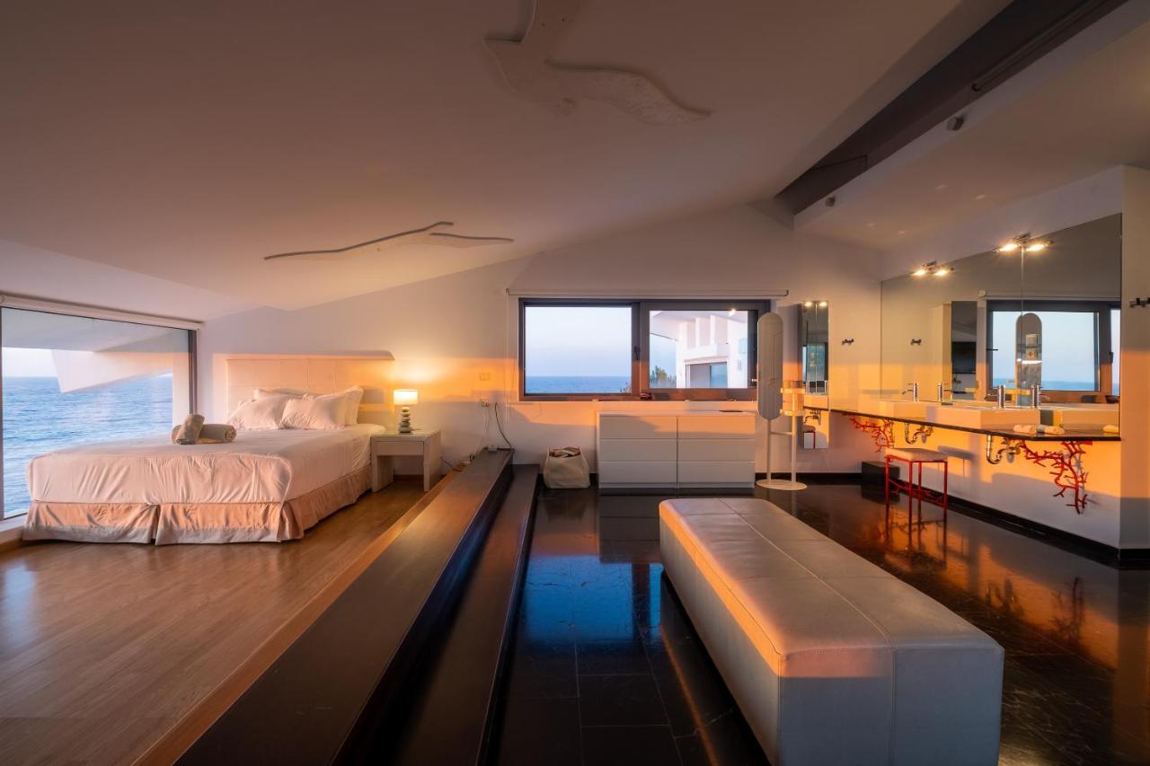 Icarus Luxury Beachfront Villa Gialiskari  외부 사진