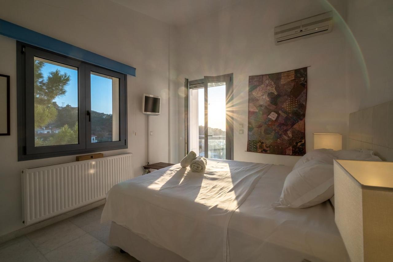 Icarus Luxury Beachfront Villa Gialiskari  외부 사진
