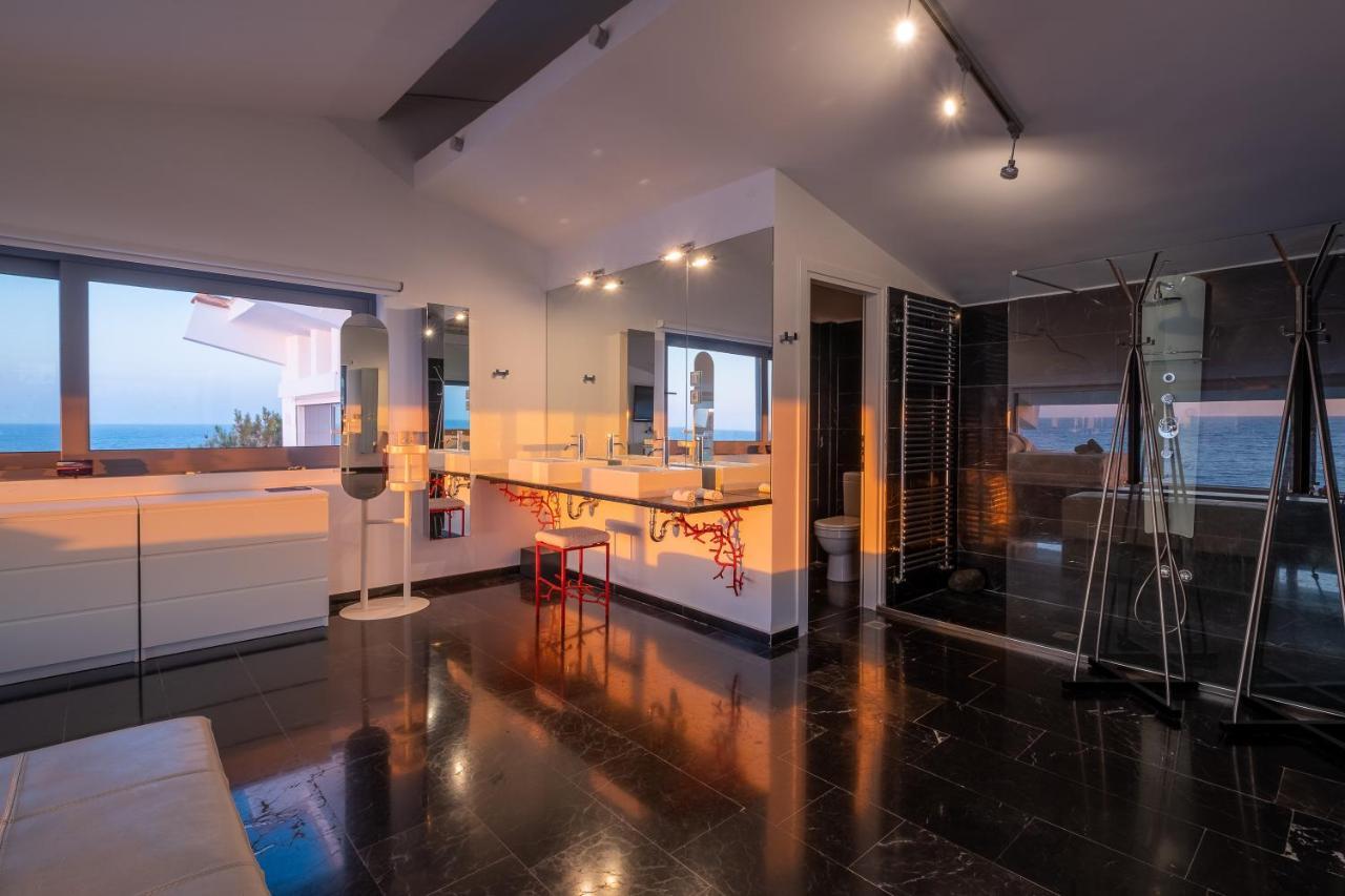 Icarus Luxury Beachfront Villa Gialiskari  외부 사진
