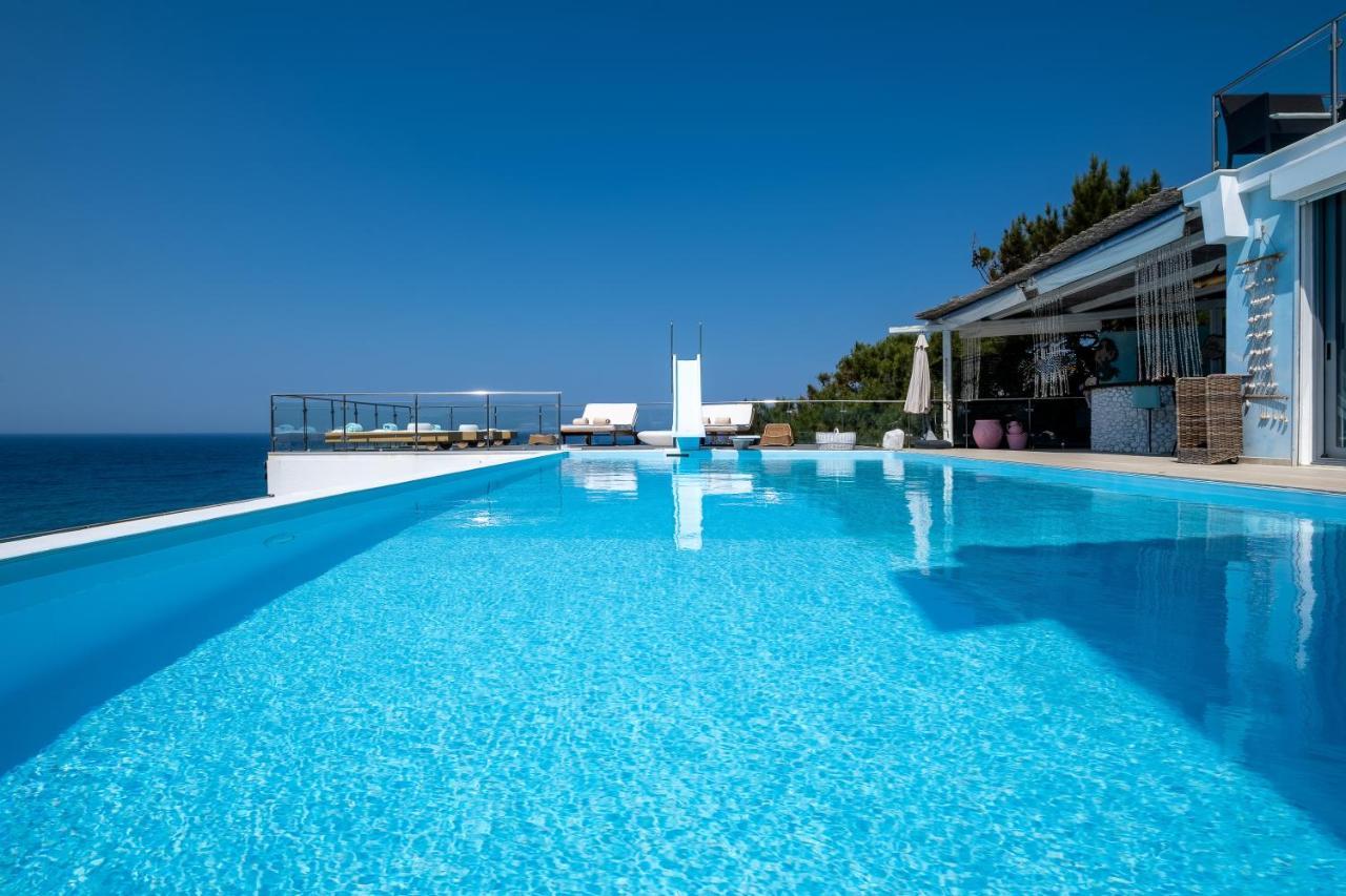 Icarus Luxury Beachfront Villa Gialiskari  외부 사진
